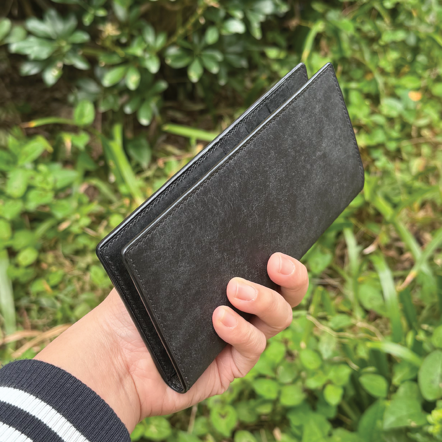 Pueblo Leather | Bifold Vertical Long Wallet | Card Slot, Photo Slot