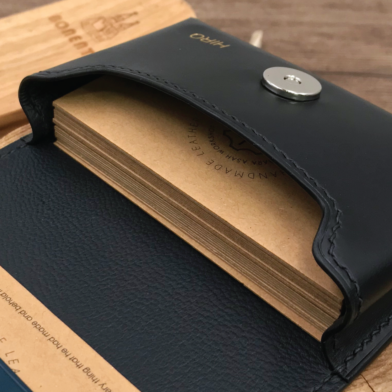 Buttero Leather | Magnetic Snap Business Name Card Case | 植鞣牛皮系列 | 磁扣開關卡片盒