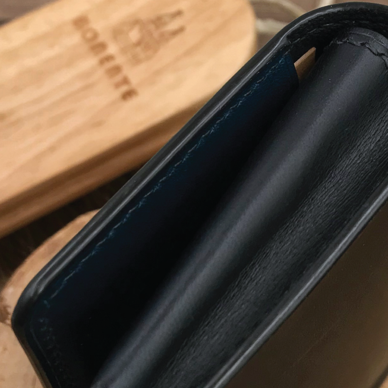 Buttero Leather | Magnetic Snap Business Name Card Case | 植鞣牛皮系列 | 磁扣開關卡片盒
