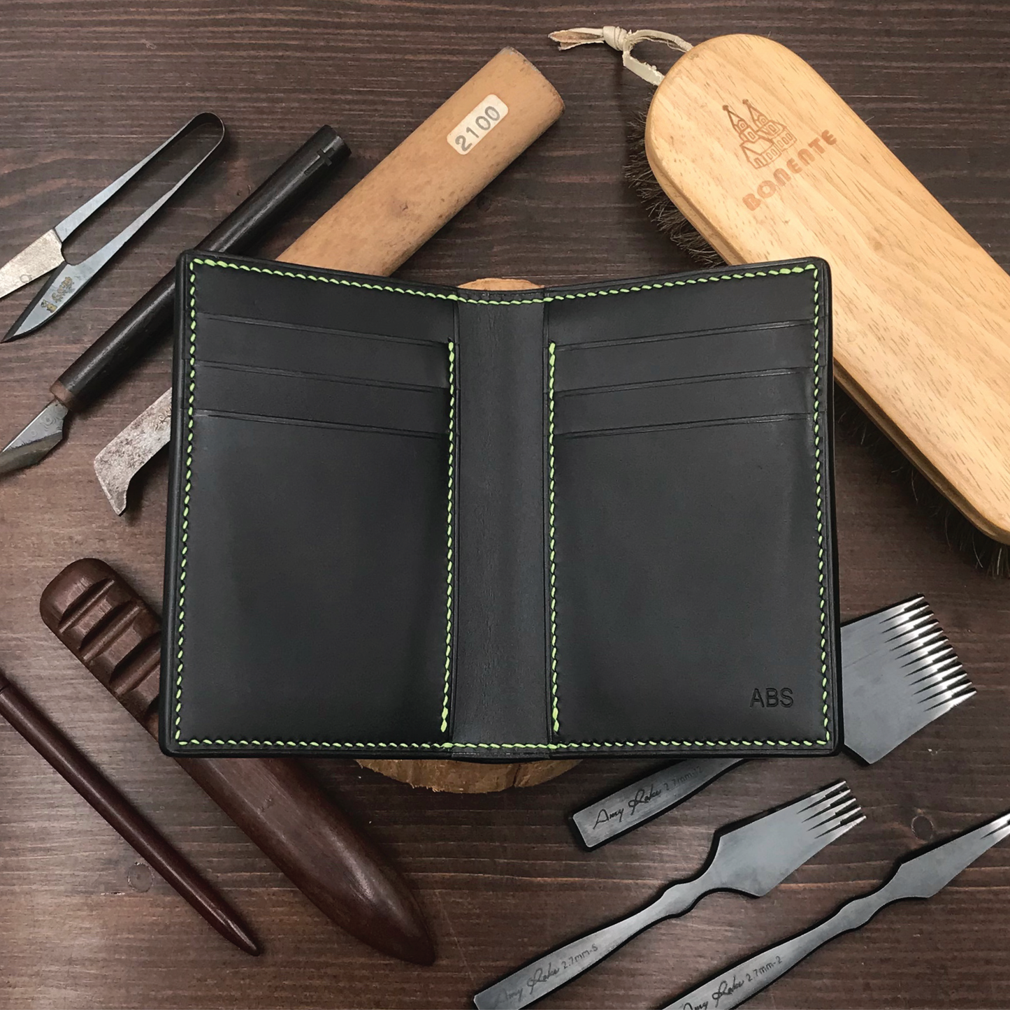 Buttero Leather | Bifold Medium Wallet | Card Slot, Photo Slot | 植鞣牛皮系列 | 兩摺中銀包 | 卡位，相位款式