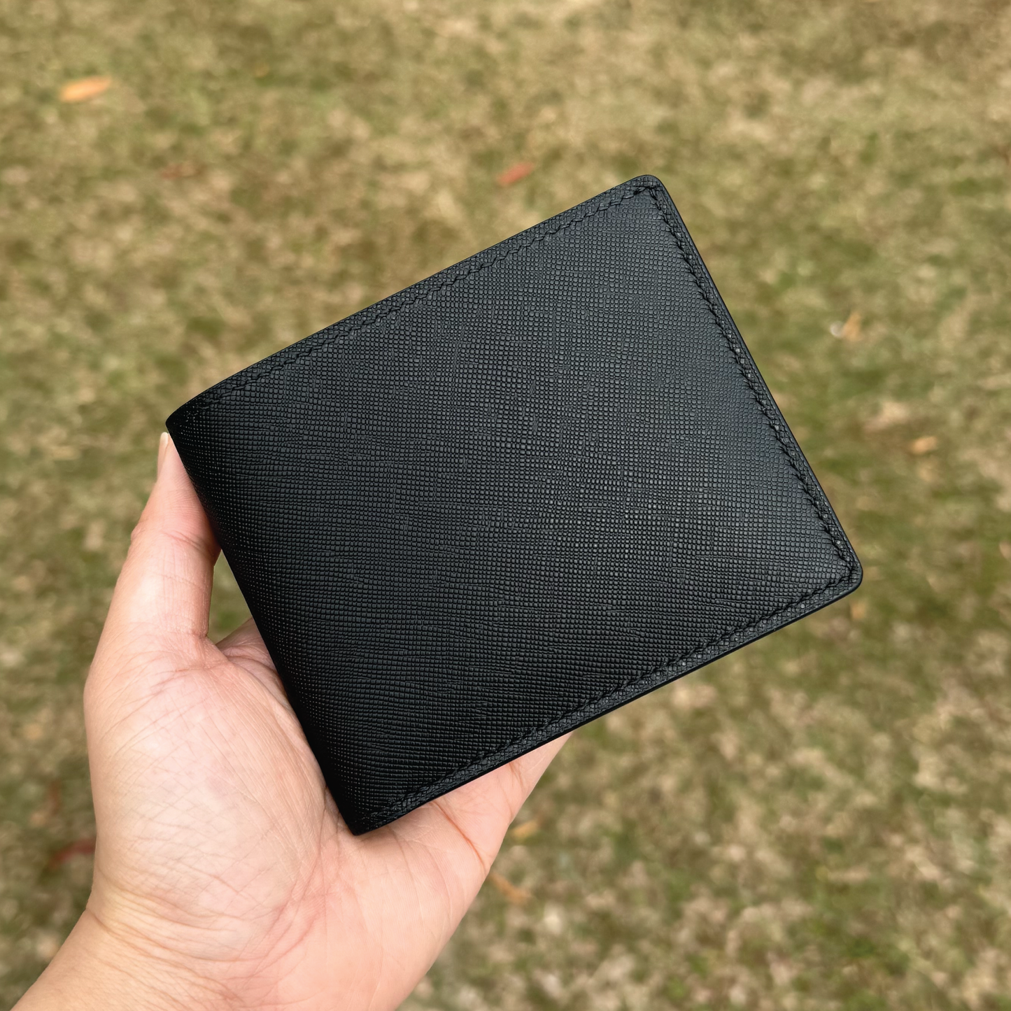 Saffiano Leather | Bifold Short Wallet | Zipper Slot Design | 十字紋牛皮系列 | 兩摺短銀包 | 拉鏈包款式