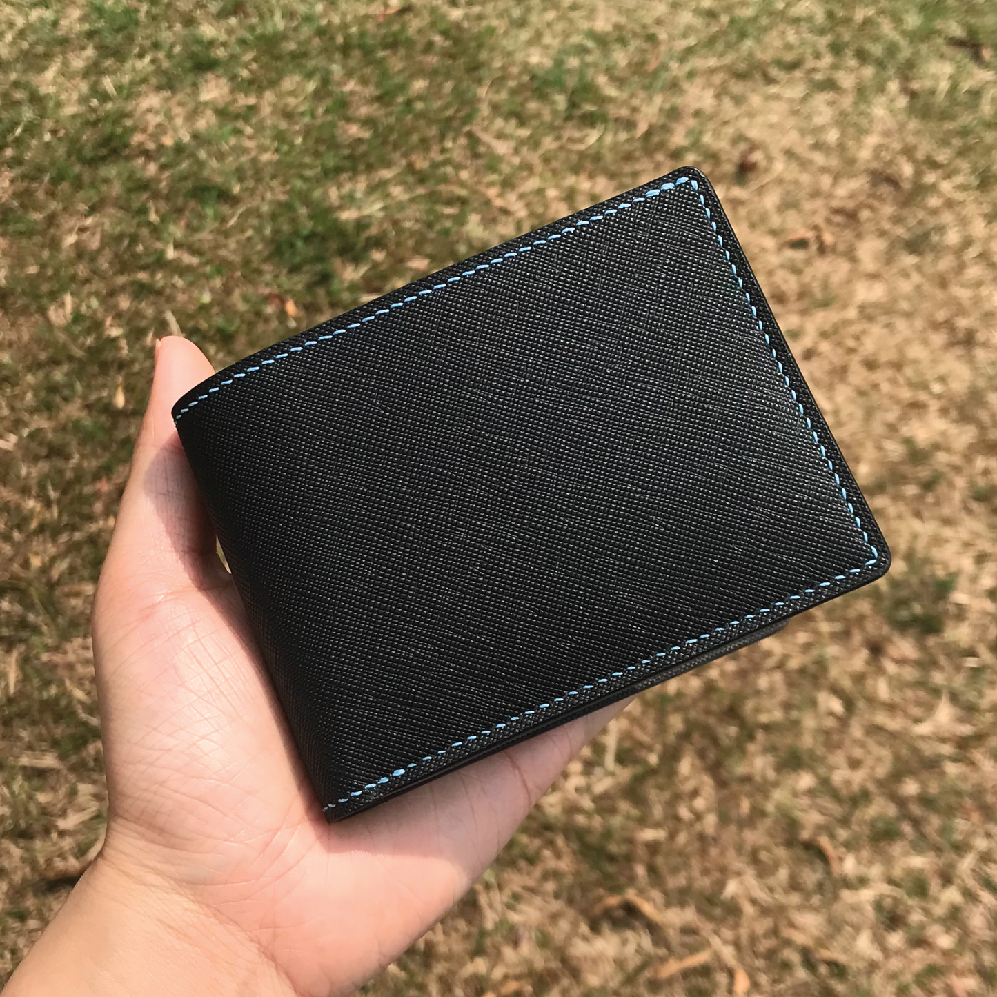 Saffiano Leather | Bifold Short Wallet | Zipper Slot Design | 十字紋牛皮系列 | 兩摺短銀包 | 拉鏈包款式