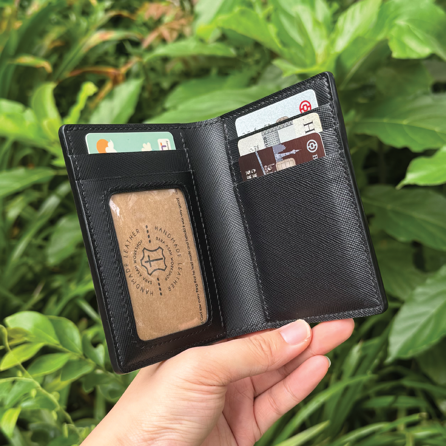 Saffiano Leather | Bifold Medium Wallet | Card Slot, Photo Slot | 十字紋牛皮系列 | 兩摺中銀包 | 卡位，相位款式