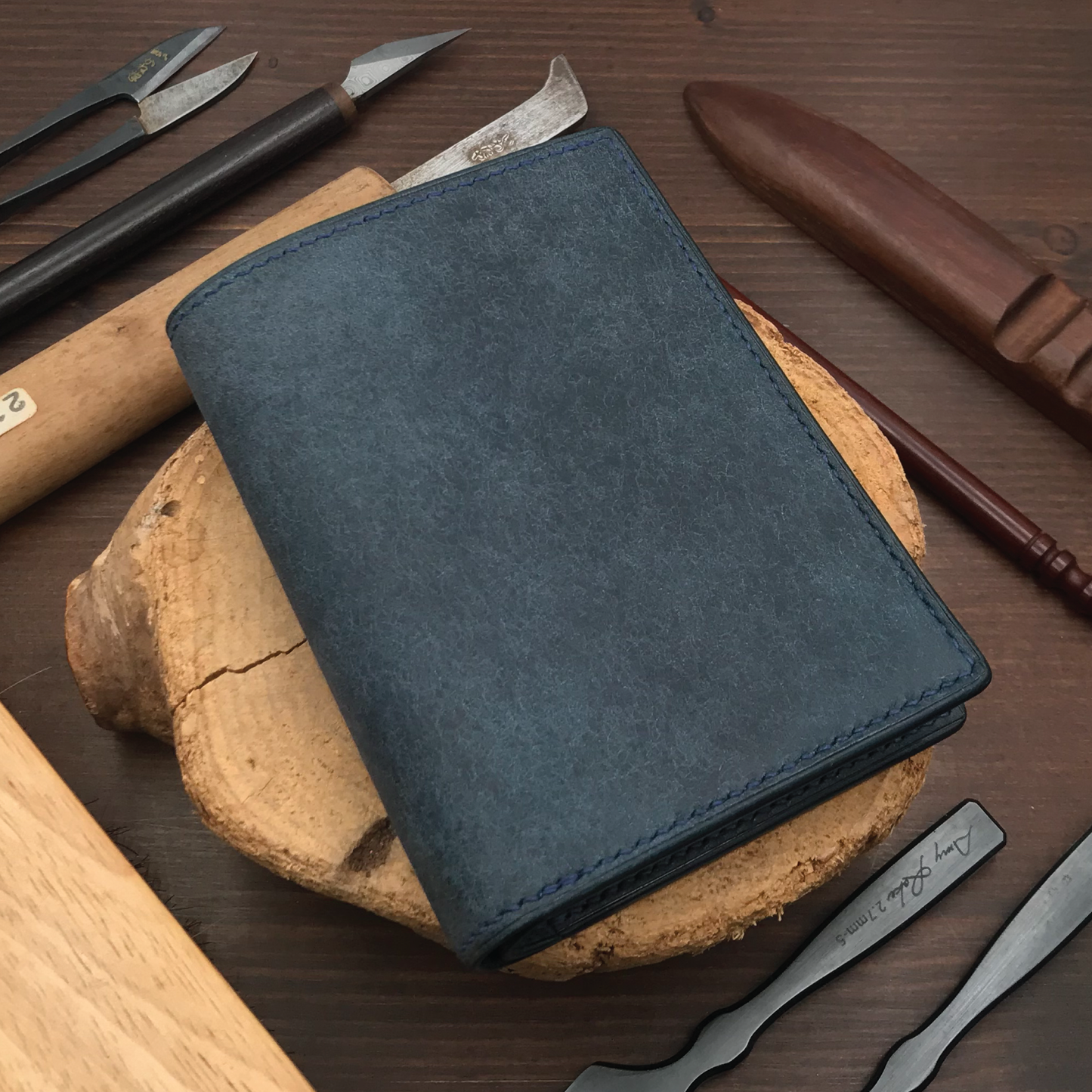 Pueblo Leather | Bifold Medium Wallet | Card Slot, Photo Slot | 磨砂牛皮系列 | 兩摺中銀包 | 卡位，相位款式