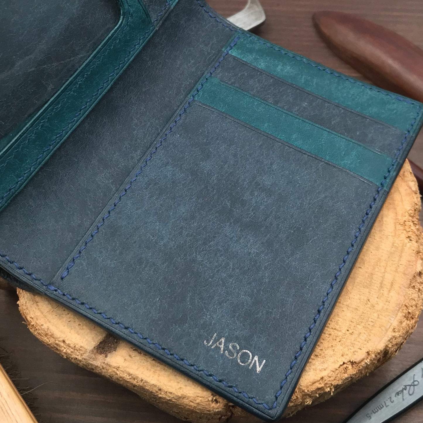 Pueblo Leather | Bifold Medium Wallet | Card Slot, Photo Slot | 磨砂牛皮系列 | 兩摺中銀包 | 卡位，相位款式