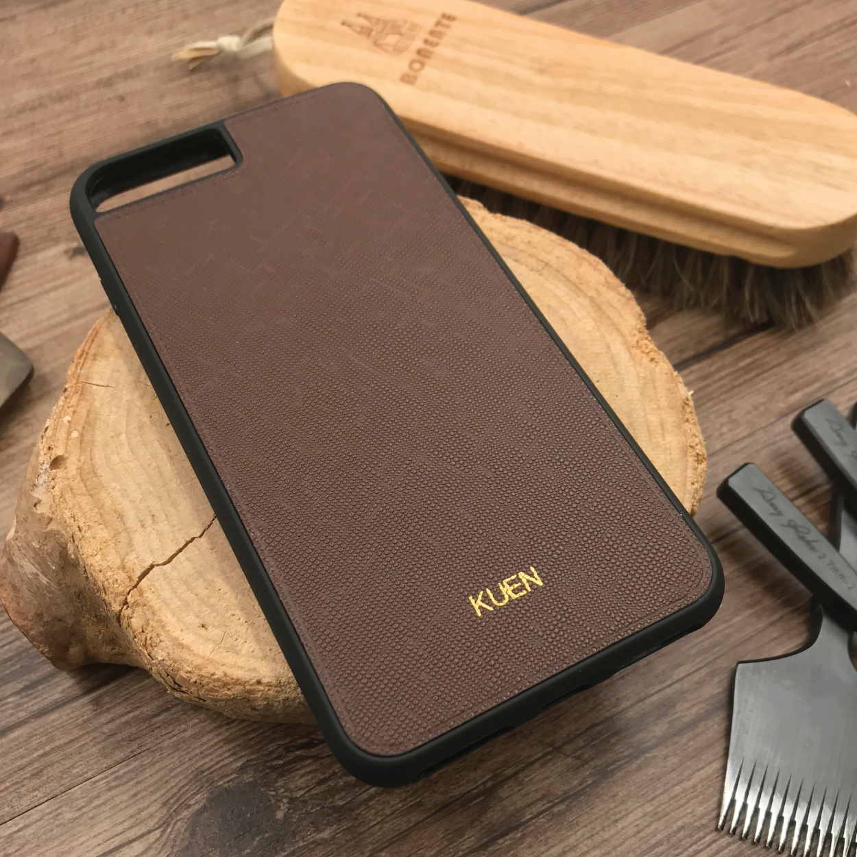 Saffiano Leather | MagSafe Compatible iPhone Case | 十字紋牛皮系列 | 磁吸手機殼