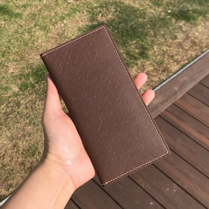 十字紋牛皮系列 | 兩摺直身長銀包 | 卡位，相位款式
