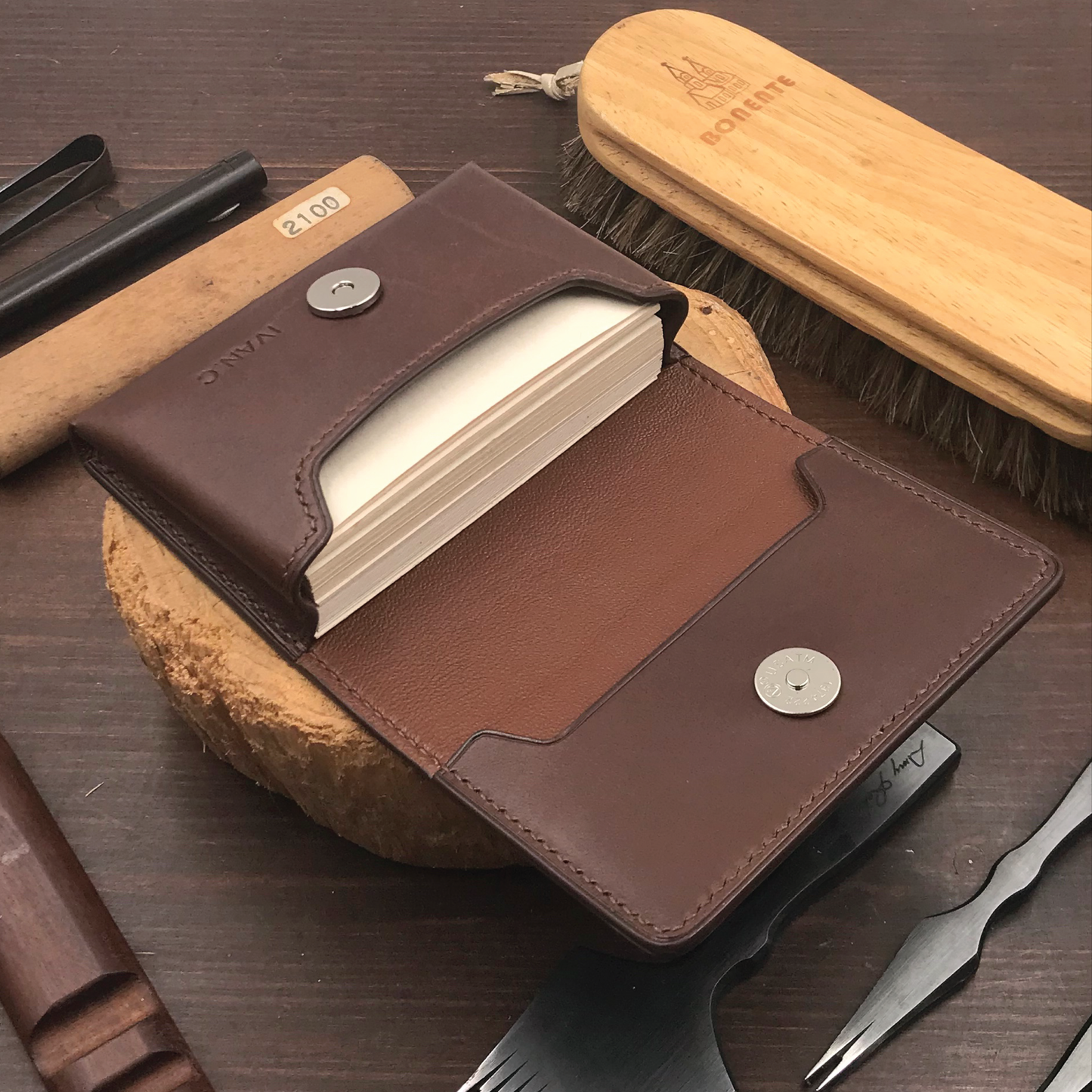 Buttero Leather | Magnetic Snap Business Name Card Case | 植鞣牛皮系列 | 磁扣開關卡片盒
