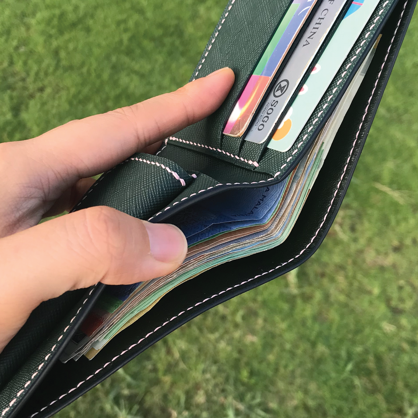 Saffiano Leather | Bifold Short Wallet | Coins Pocket Design | 十字紋牛皮系列 | 兩摺短銀包 | 零錢包款式