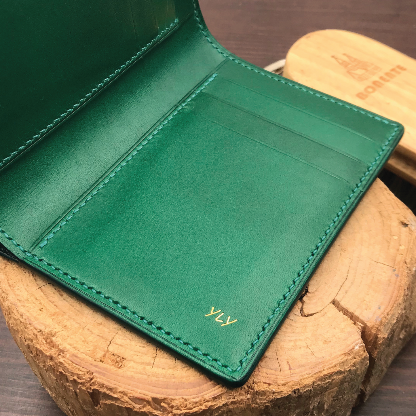 Buttero Leather | Bifold Medium Wallet | Card Slot, Photo Slot | 植鞣牛皮系列 | 兩摺中銀包 | 卡位，相位款式