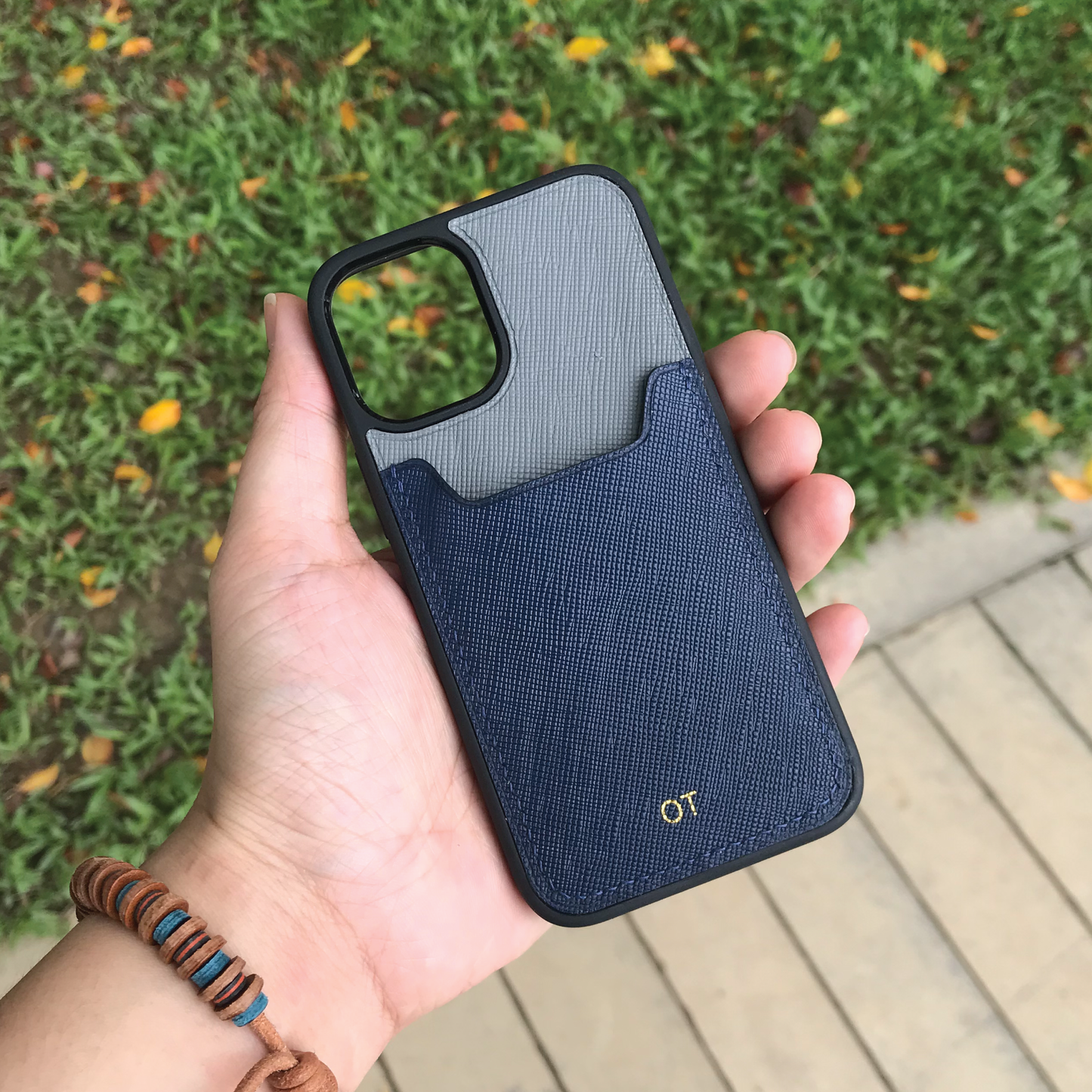 Saffiano Leather | Card Slot iPhone Case | 十字紋牛皮系列 | 卡位手機殼