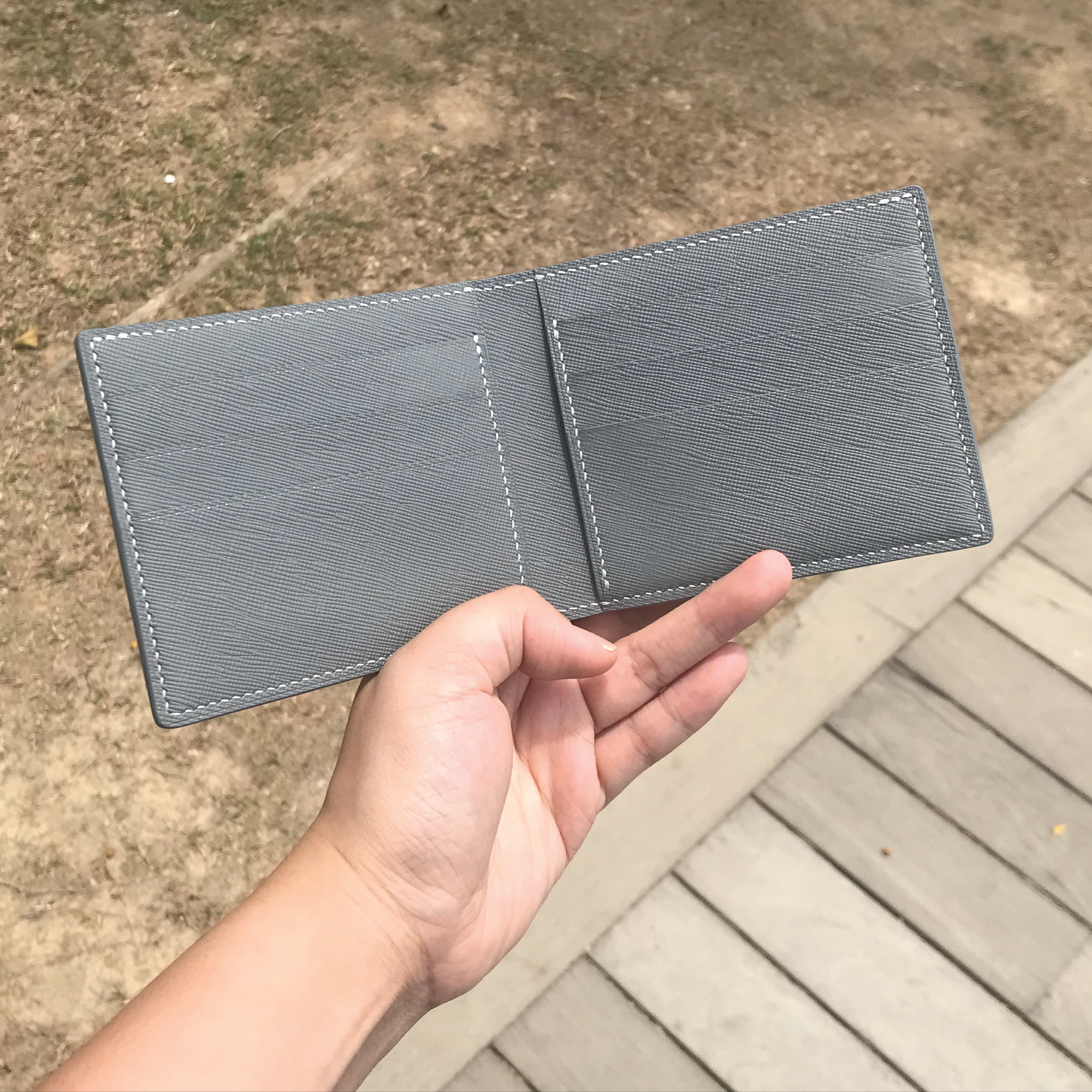 Saffiano Leather | Bifold Short Wallet | Card Slot, Photo Slot | 十字紋牛皮系列 | 兩摺短銀包 | 卡位，相位款式