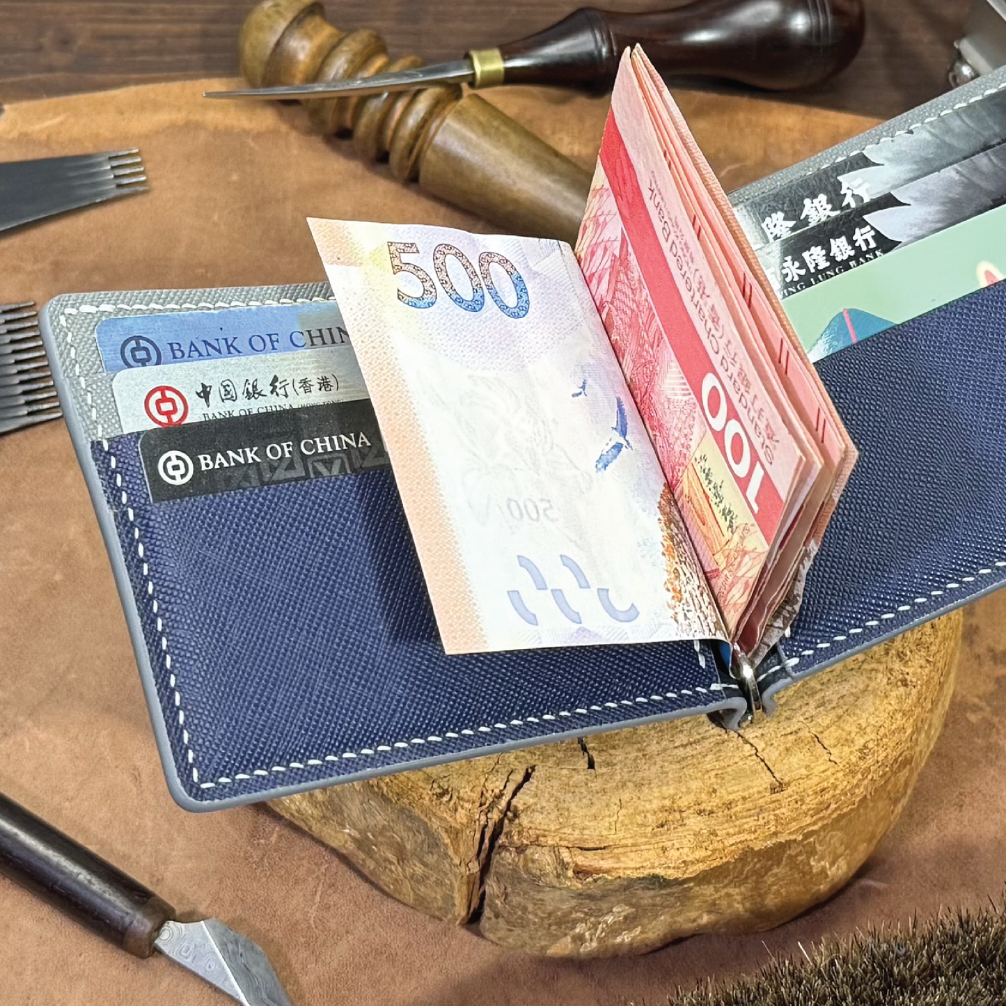 Saffiano Leather | Money Clip Wallet | Half-opened  Internal Pockets Style