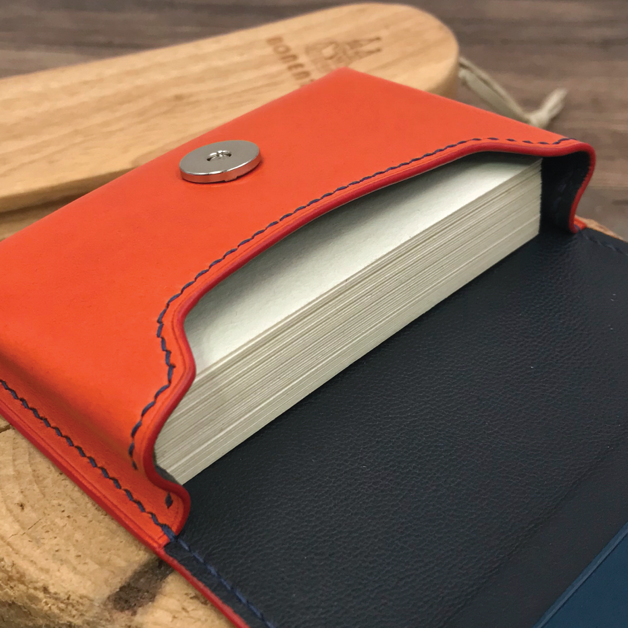 Buttero Leather | Magnetic Snap Business Name Card Case | 植鞣牛皮系列 | 磁扣開關卡片盒