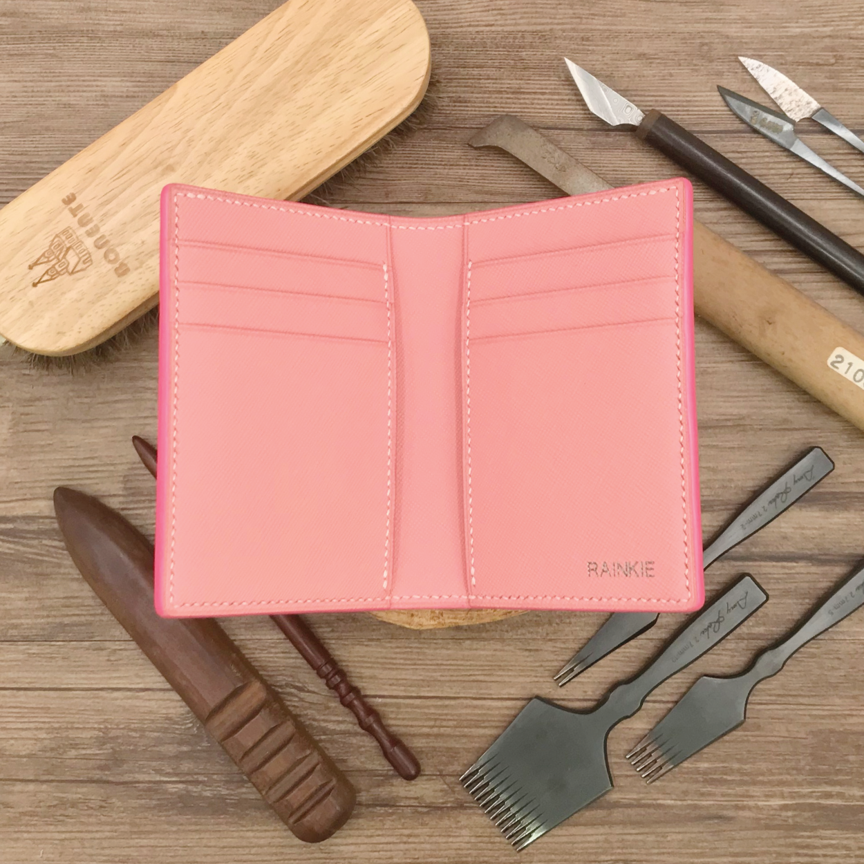 Saffiano Leather | Bifold Medium Wallet | Card Slot, Photo Slot | 十字紋牛皮系列 | 兩摺中銀包 | 卡位，相位款式